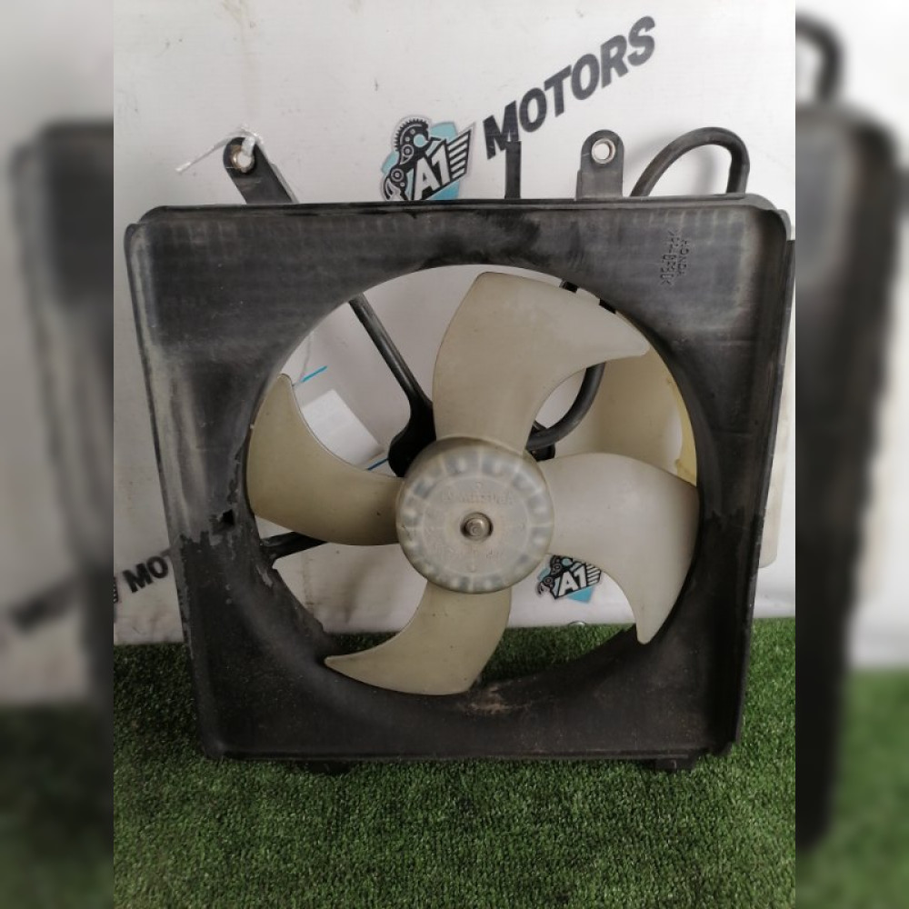Диффузор радиатора на Honda Mobilio GB1 L15A, арт. 92982