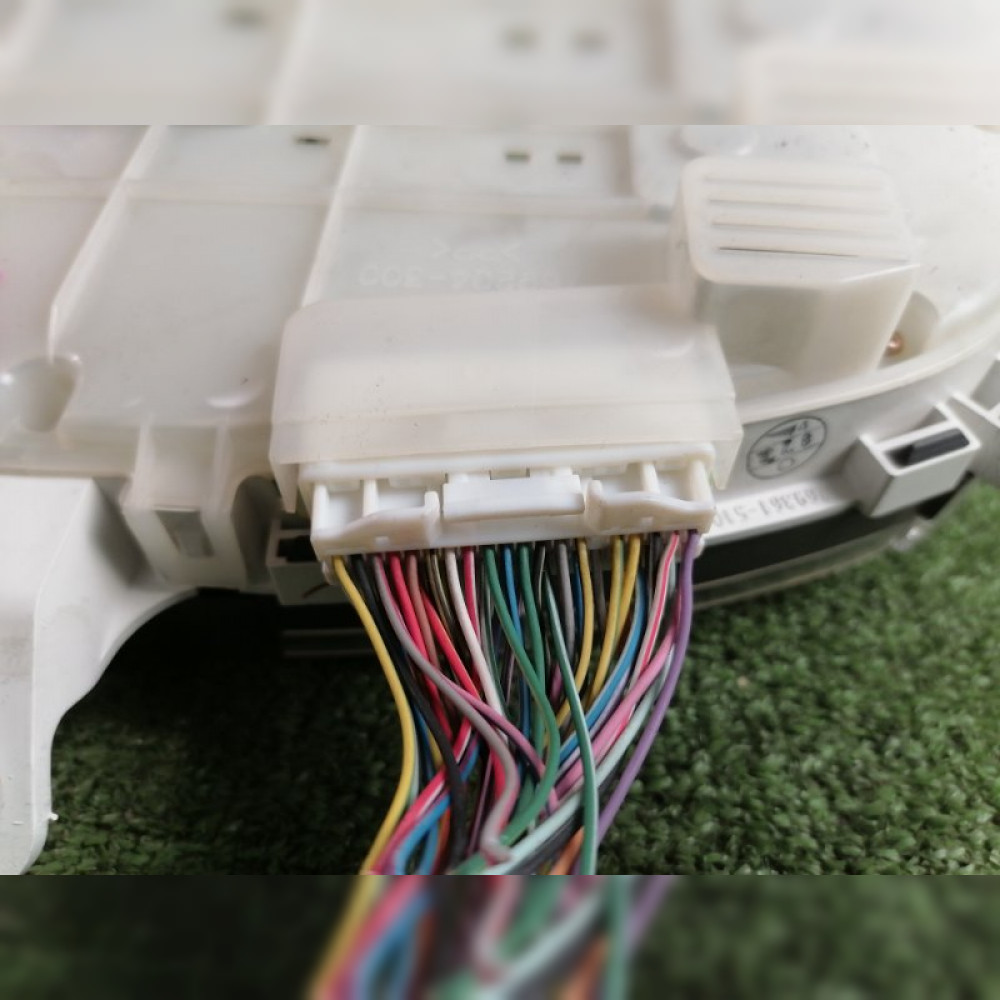 щиток приборов на Toyota Alphard MNH15 1MZ-FE, арт. 95750