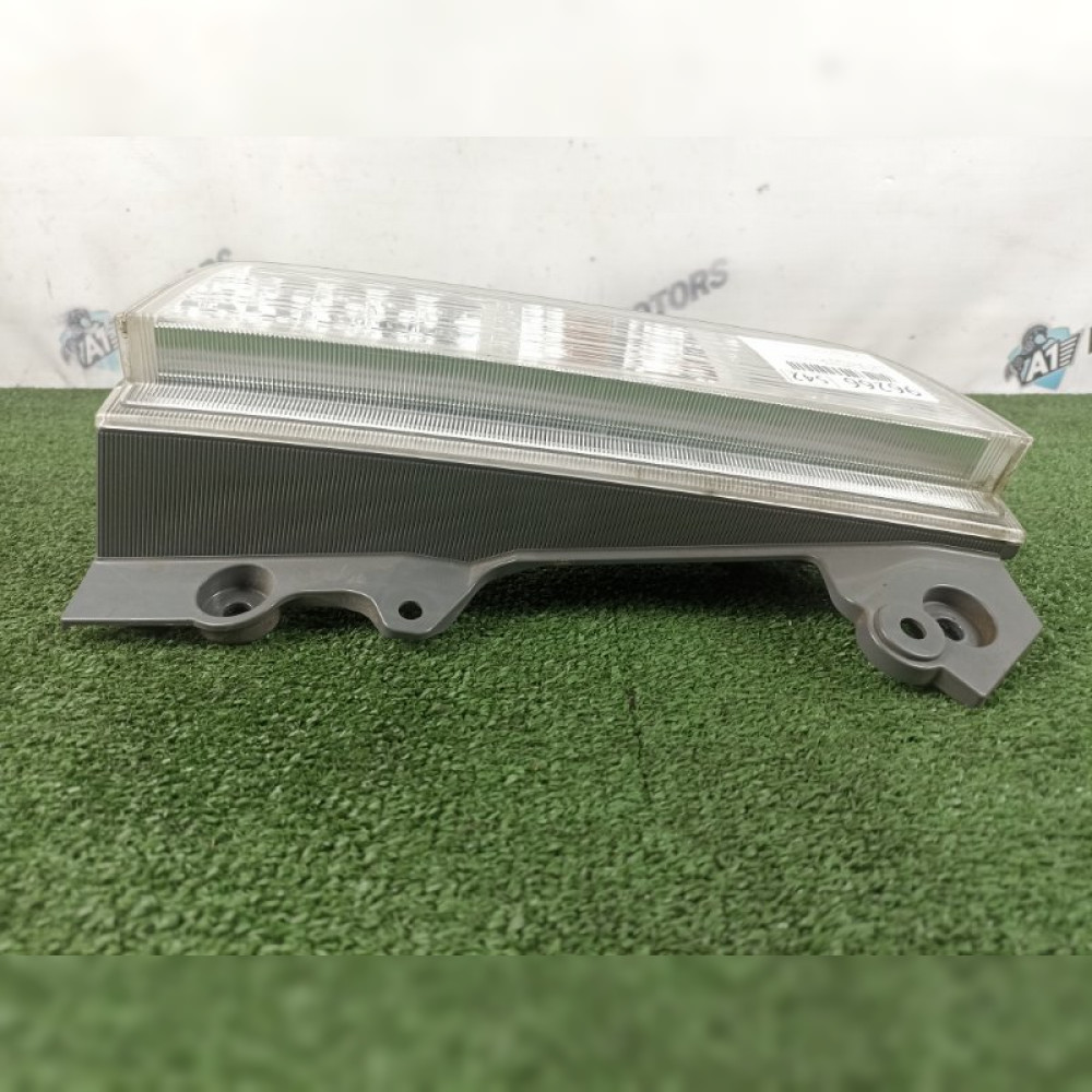 стоп-сигнал на Nissan Elgrand TE52 QR25DE, арт. 96266