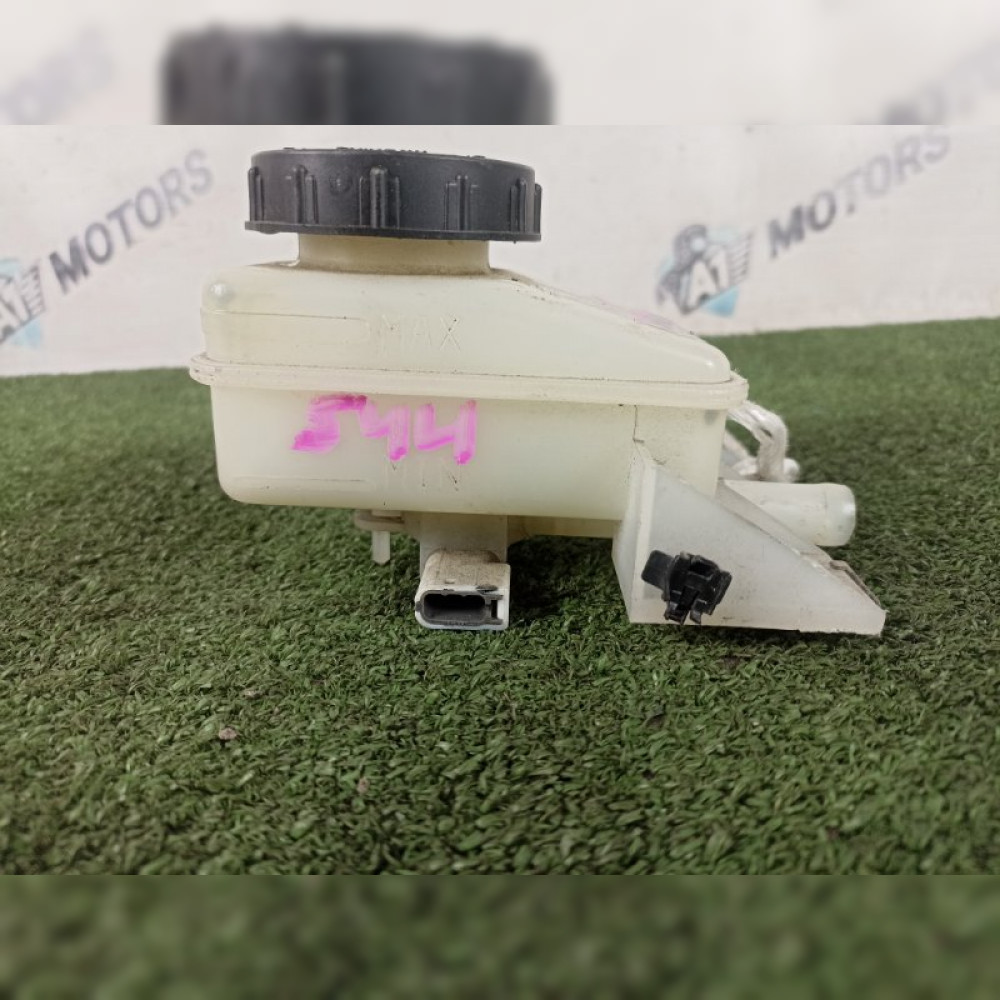 бачок для тормозной жидкости на Nissan Elgrand TE52 QR25DE, арт. 97261