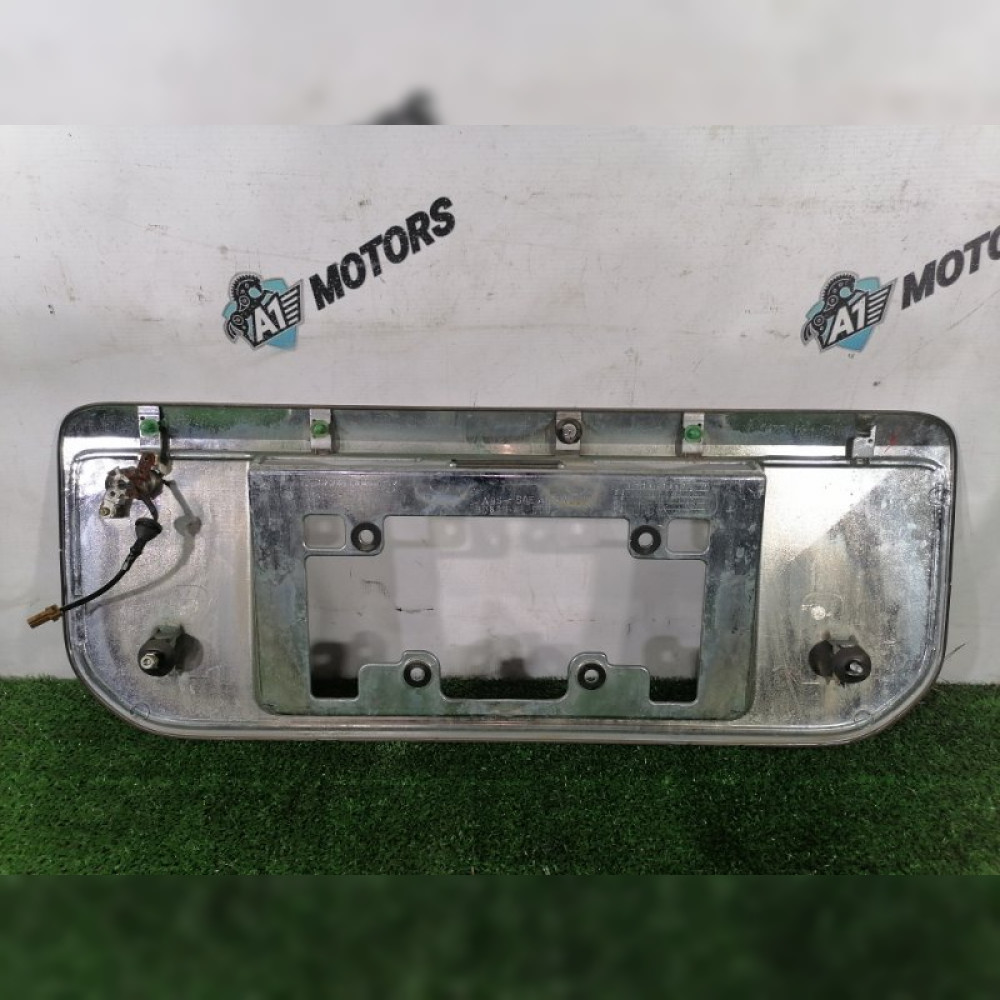 Накладка 5-й двери на Nissan Elgrand NE51 VQ35DE, арт. 97827