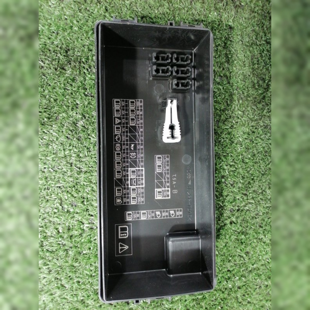 блок предохранителей на Honda Fit GP5 LEB, арт. 98845