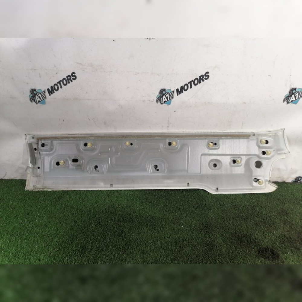 накладка на крыло на Nissan Elgrand TNE52 QR25DE, арт. 100926