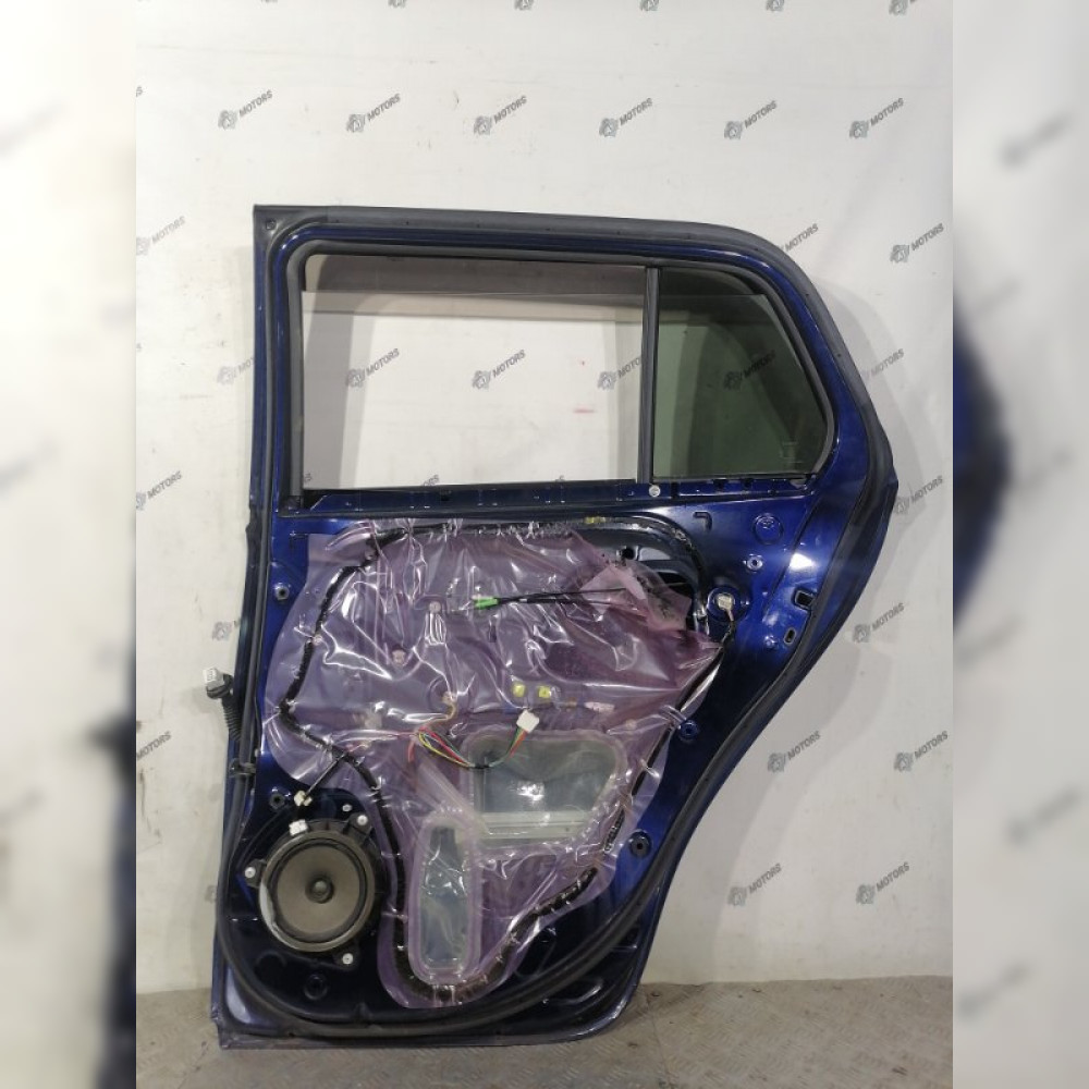 дверь на Toyota Ist NCP110 1NZFE, арт. 101003