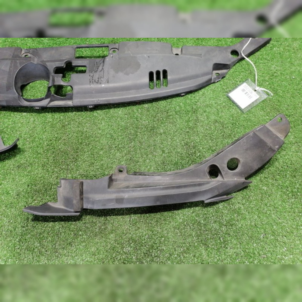Накладка замка капота на Honda Elysion RR1 K24A, арт. 102506