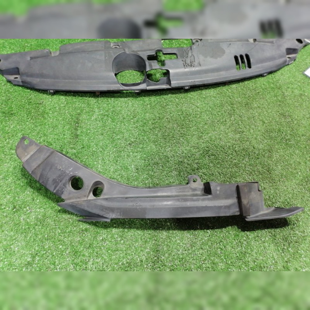 Накладка замка капота на Honda Elysion RR1 K24A, арт. 102506