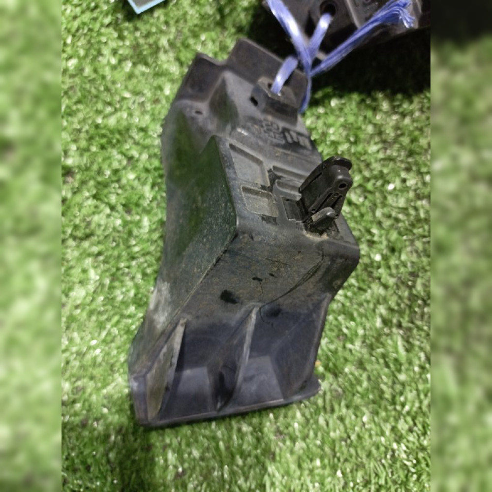 крепление фары на Mazda Familia VJY12 MR18DE, арт. 102365