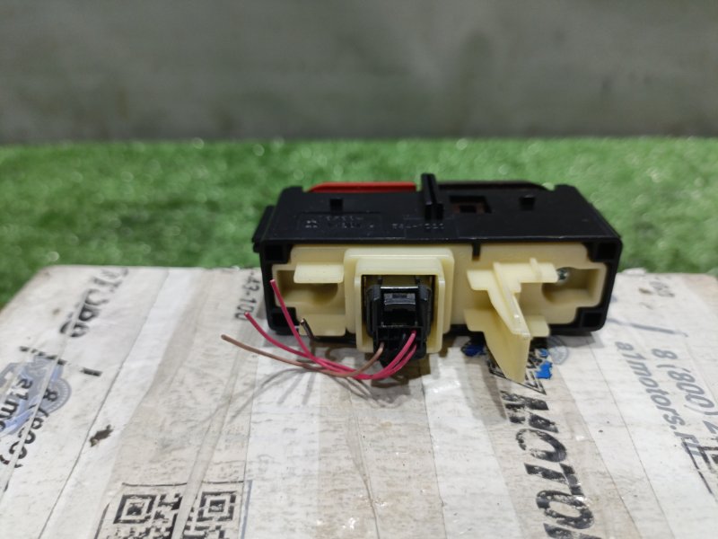 Кнопка аварийной сигнализации на Toyota Porte NCP141 1NZFE, арт. 103115