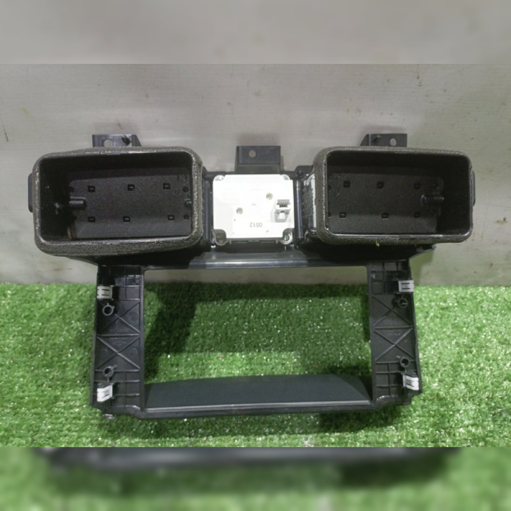 Дефлектор воздушный на Nissan Fuga KNY51 VQ37VHR, арт. 103257