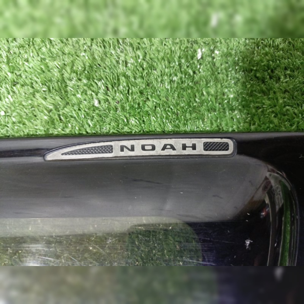 Ветровик на дверь на Toyota Noah ZRR75 3ZR-FAE, арт. 85911