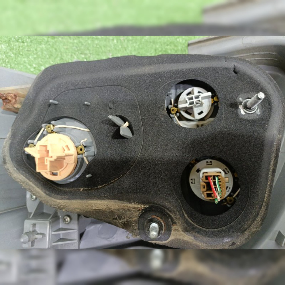 стоп-сигнал на Toyota Porte NNP11 1NZFE, арт. 103798