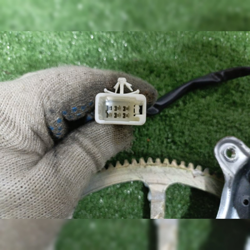 стеклоподъемник на Toyota Progres JCG15 1JZGE, арт. 104162