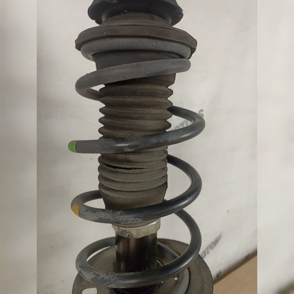 Стойка на Toyota Ractis NCP120 1NZFE, арт. 104024