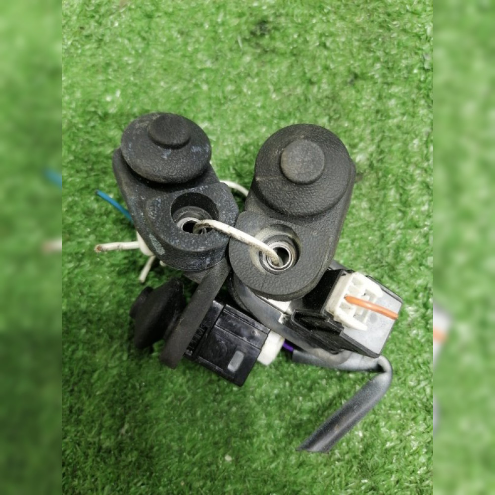 Концевик двери на Nissan Elgrand TNE52 QR25DE, арт. 105034