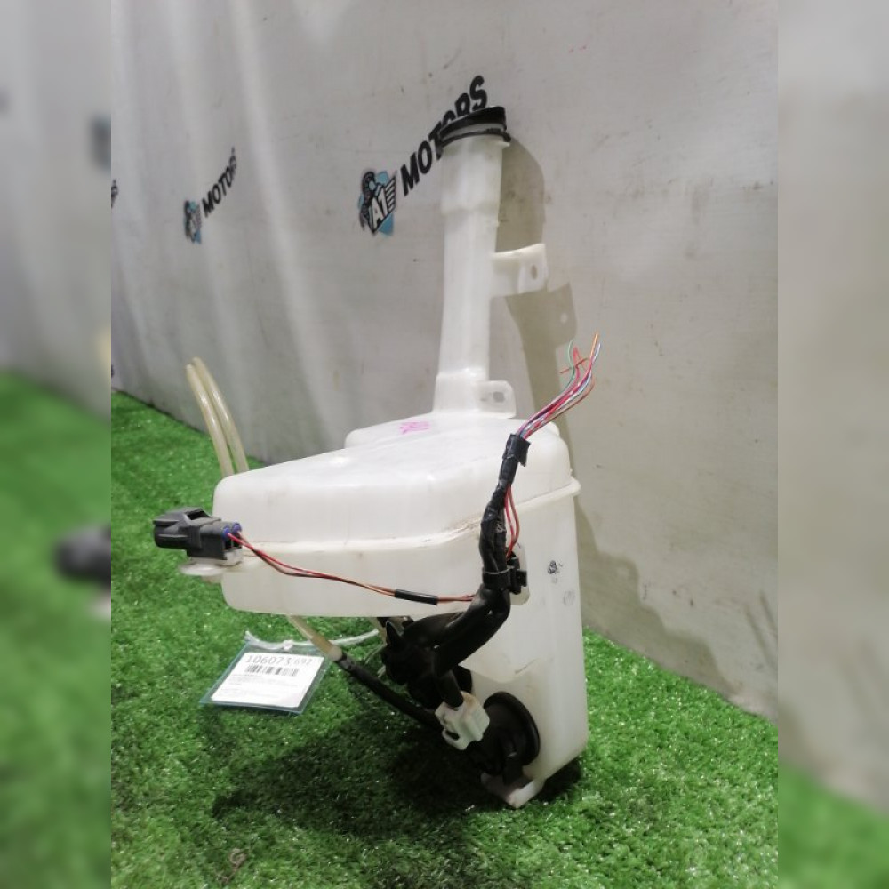 бачок омывателя на Toyota Passo KGC30 1KRFE, арт. 106073