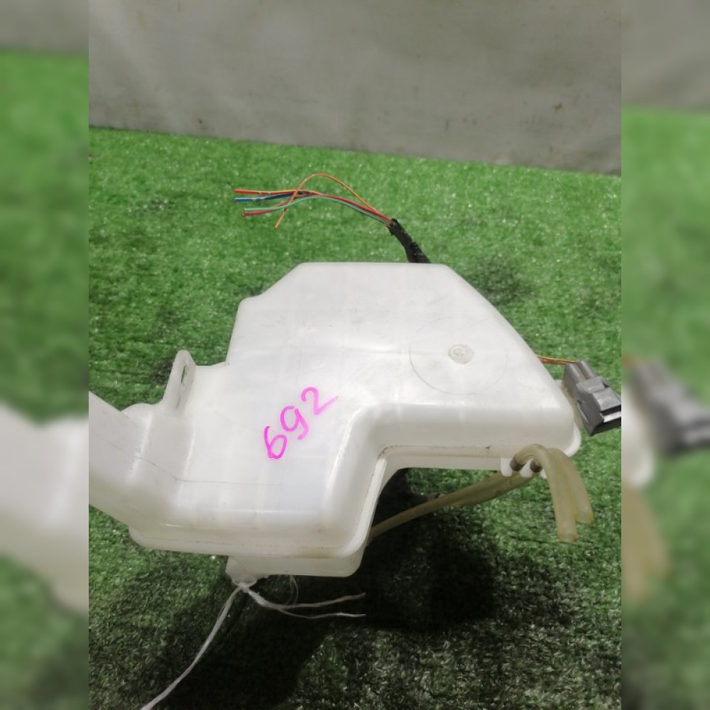 бачок омывателя на Toyota Passo KGC30 1KRFE, арт. 106073