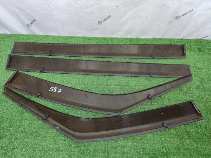 Ветровик на дверь на Nissan Serena C26 MR20DD, арт. 106911