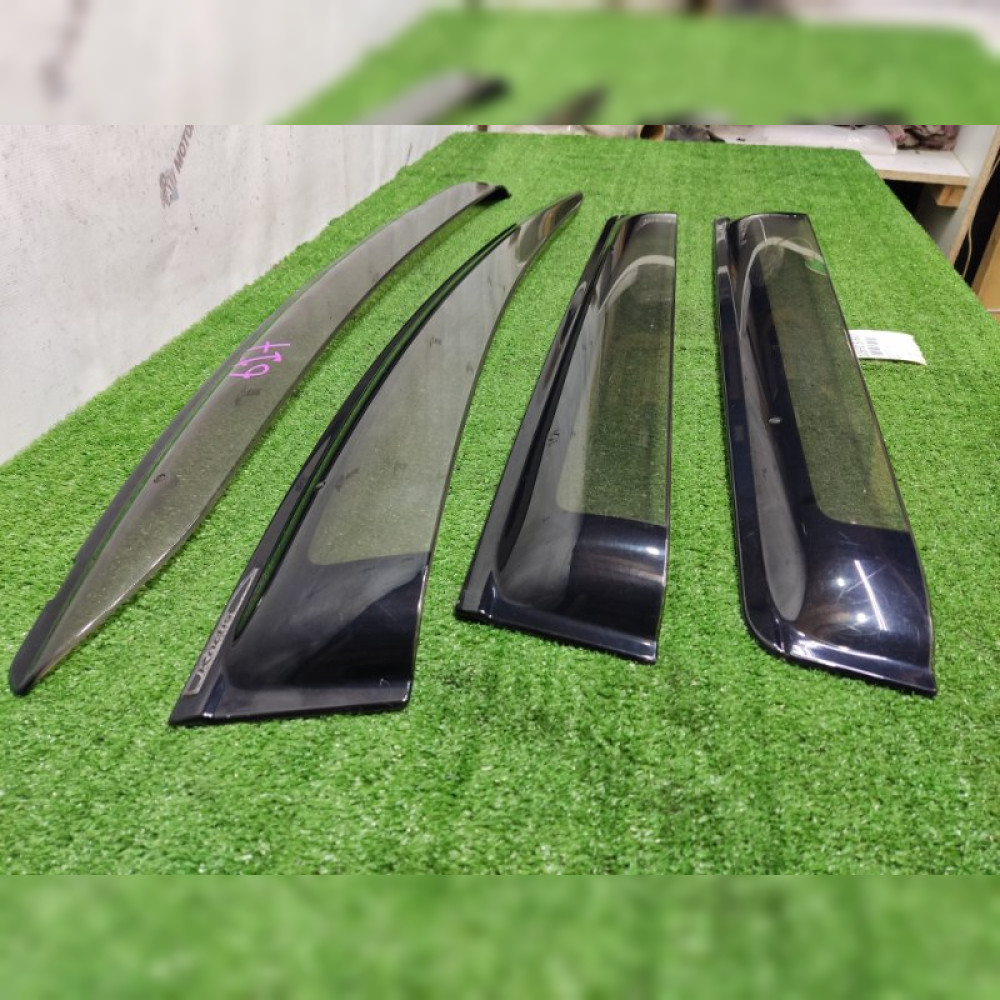 Ветровик на дверь на Toyota Ractis NCP100 1NZFE, арт. 106915