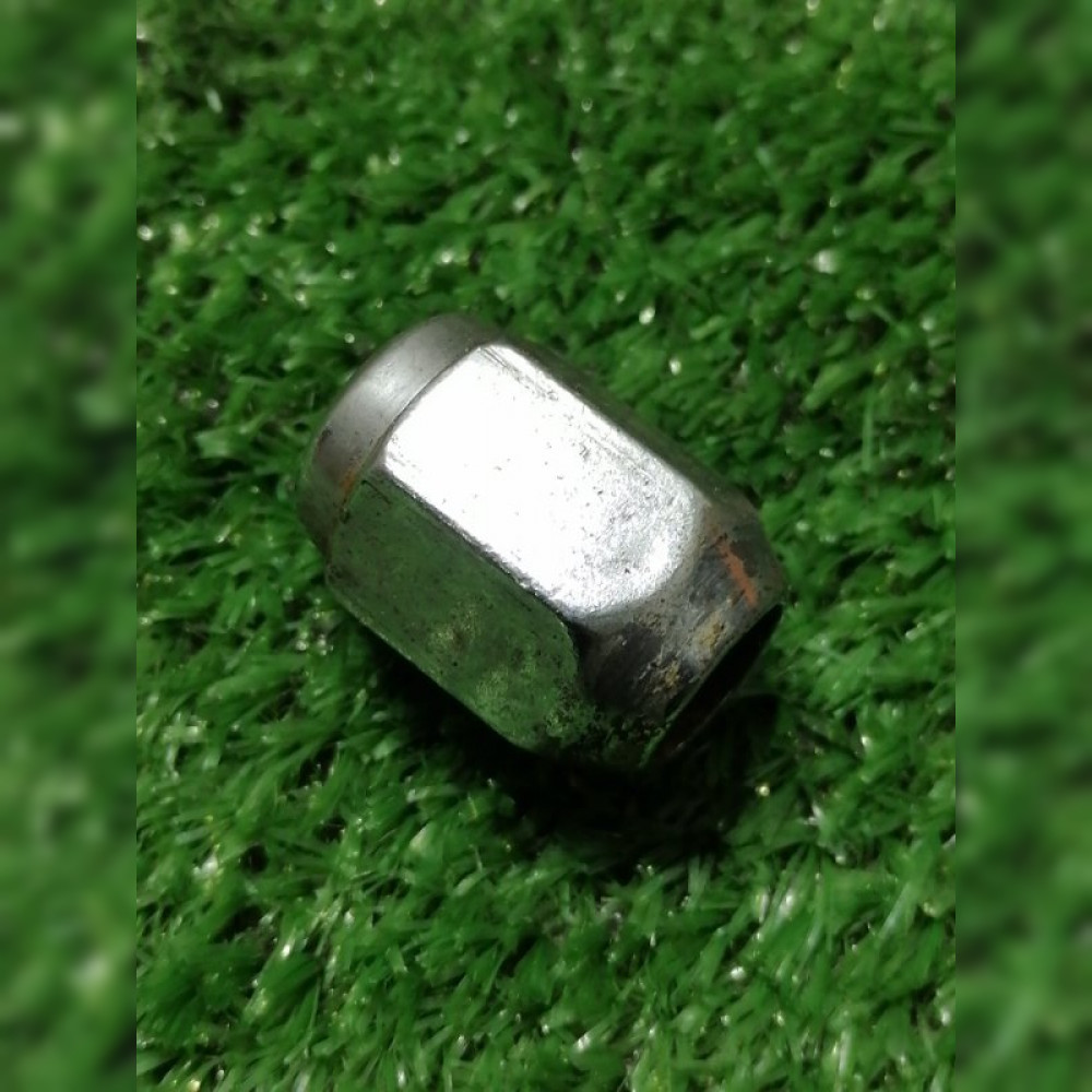 Гайка колесная на Toyota Aqua NHP10 1NZFXE, арт. 109562