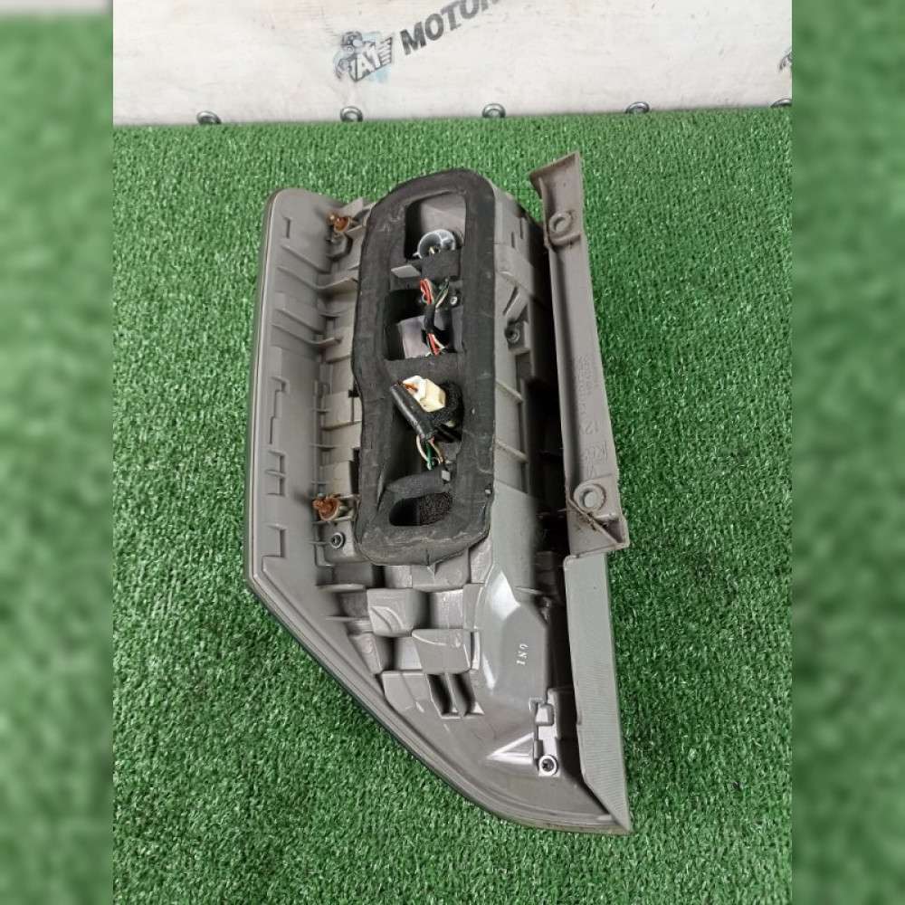 стоп-сигнал на Toyota Voxy ZRR70 3ZRFE, арт. 110390
