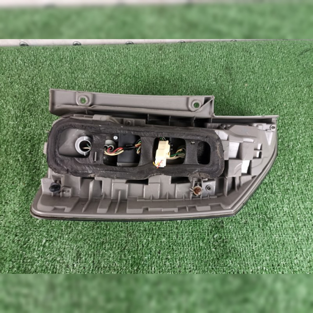 стоп-сигнал на Toyota Voxy ZRR70G 3ZRFE, арт. 110498