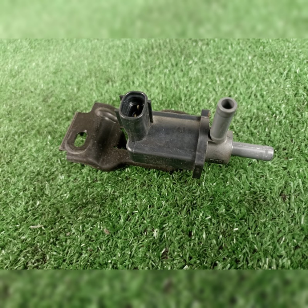 Клапан электромагнитный на Toyota Vitz SCP90 2SZFE, арт. 110793