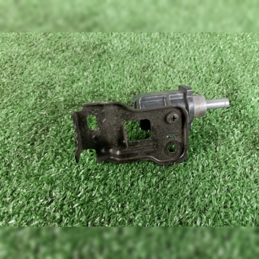 Клапан электромагнитный на Toyota Vitz SCP90 2SZFE, арт. 110793