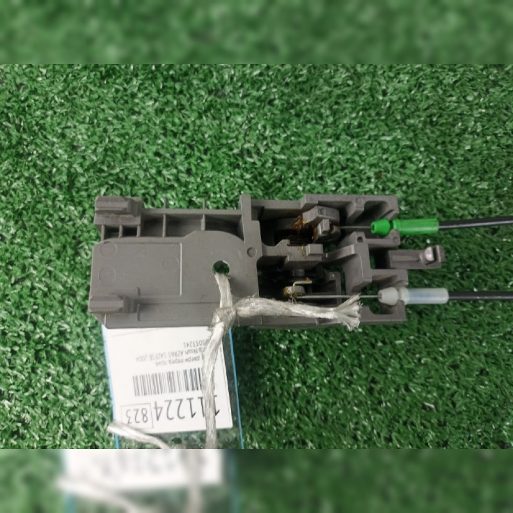 замок двери на Toyota Noah AZR65 1AZFSE, арт. 111224