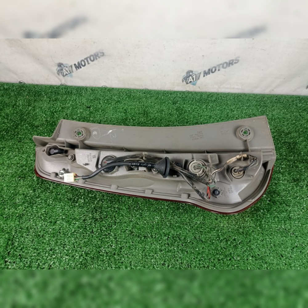 стоп-сигнал на Toyota Passo SETTE M502E, арт. 111409