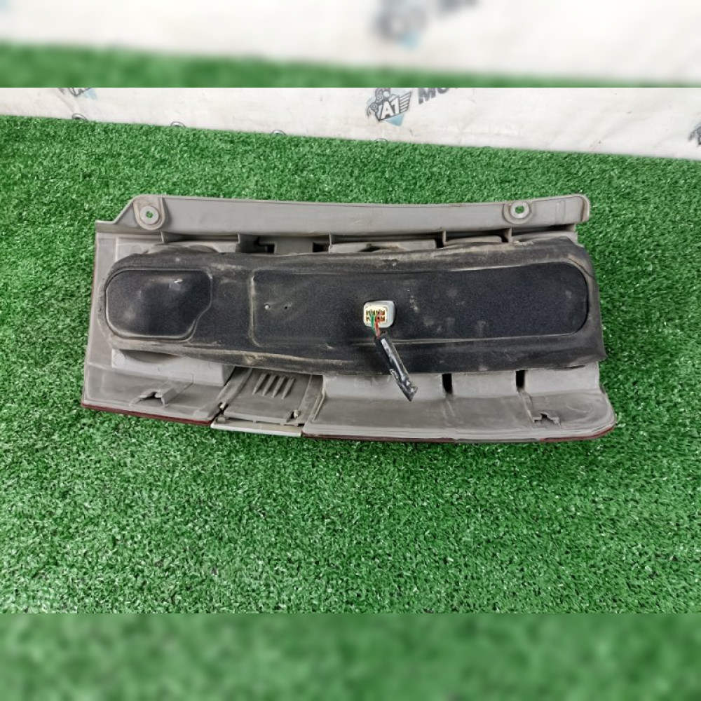 стоп-сигнал на Toyota Noah AZR65 1AZFSE, арт. 111576