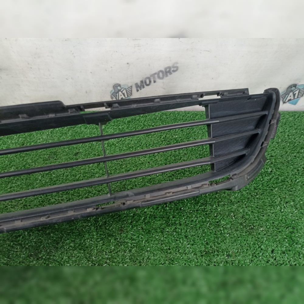 Решетка бампера на Toyota Ractis NSP120 1NRFE, арт. 111599