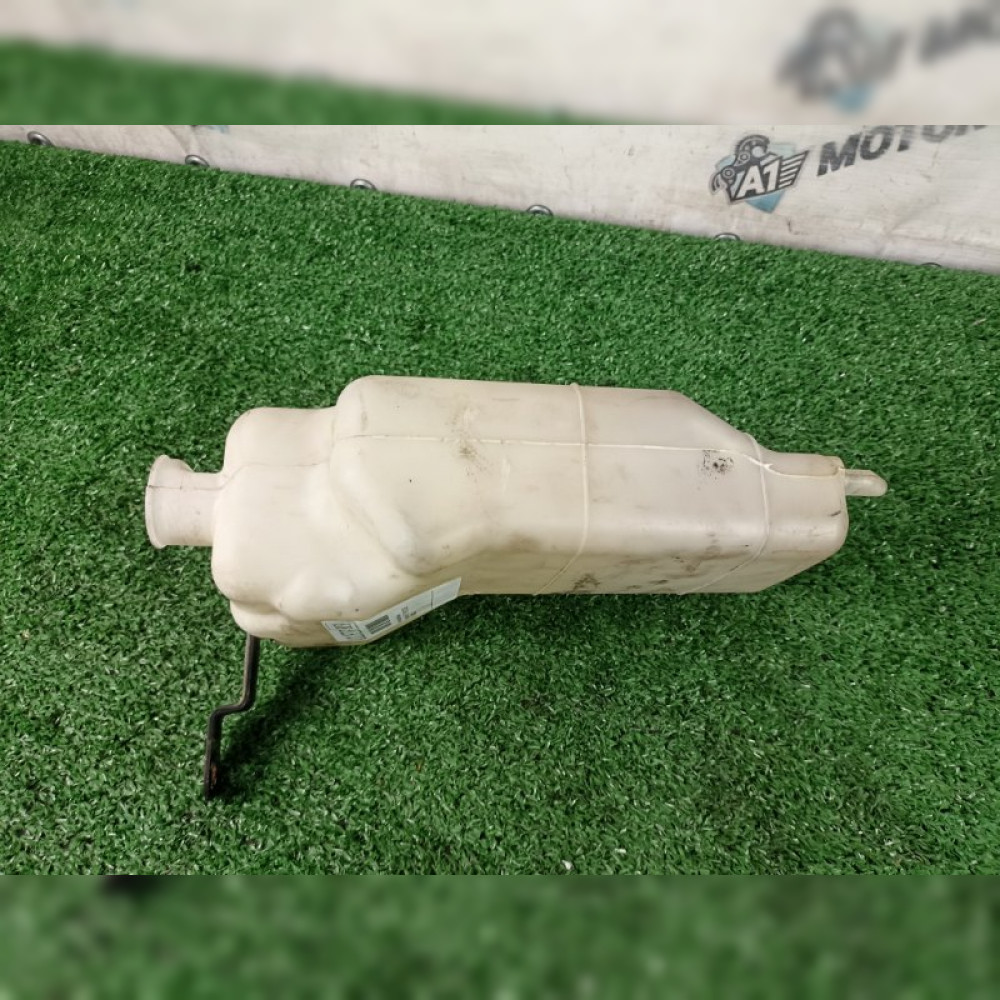 бачок расширительный на Toyota Passo SETTE M502E, арт. 111523