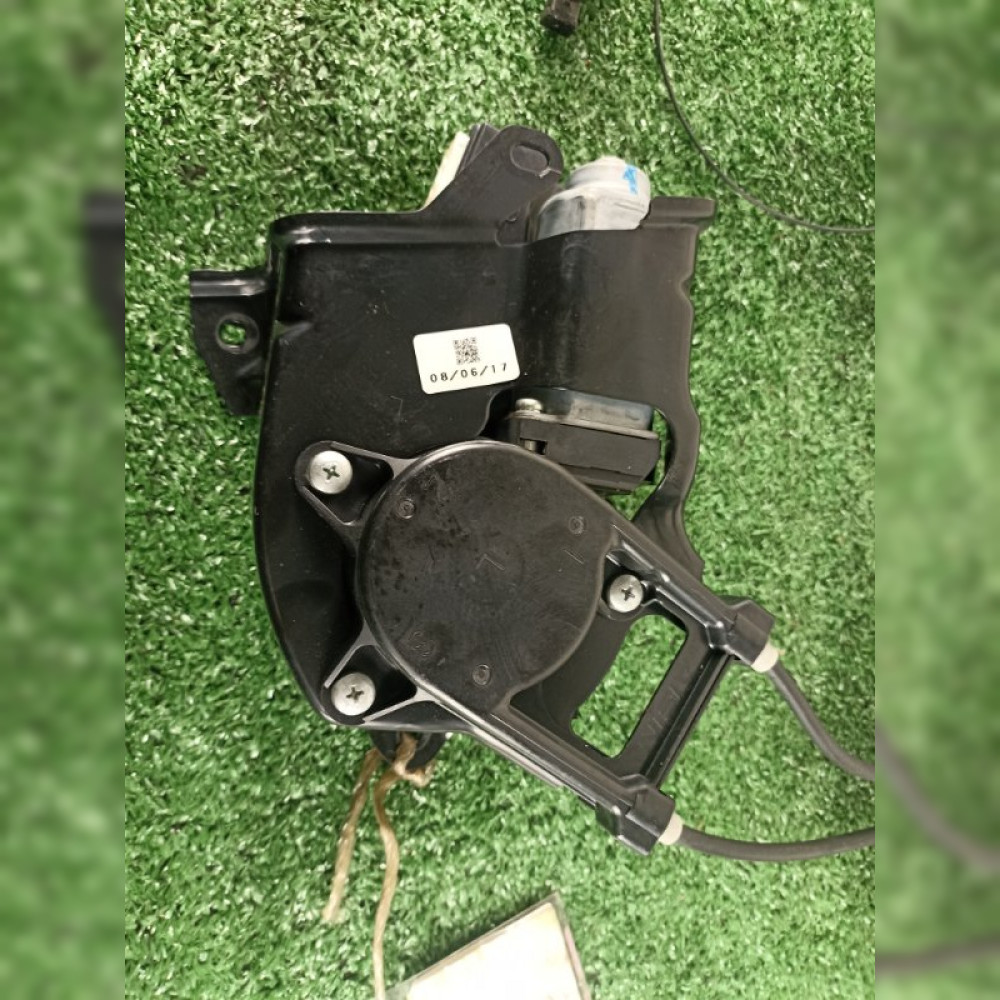 Доводчик Двери на Toyota Voxy ZRR70 3ZRFAE, арт. 112355