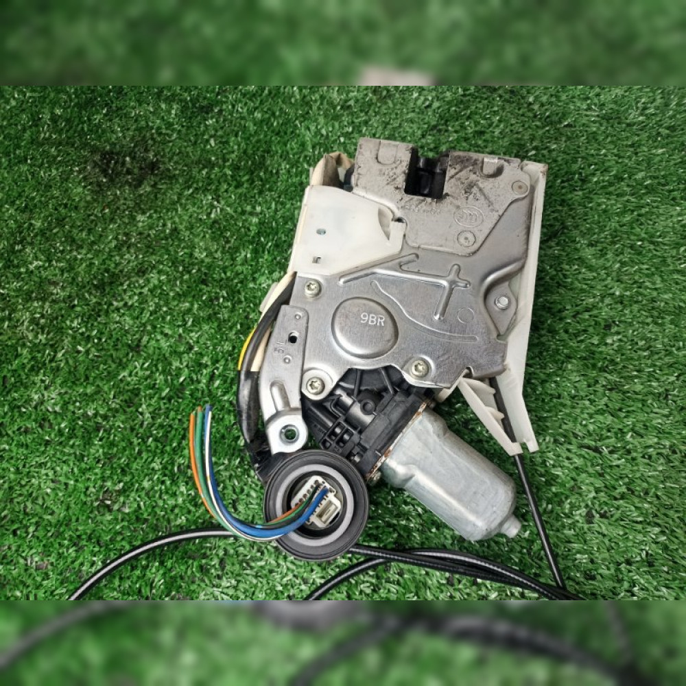 замок двери на Toyota Voxy ZRR70 3ZRFAE, арт. 112337
