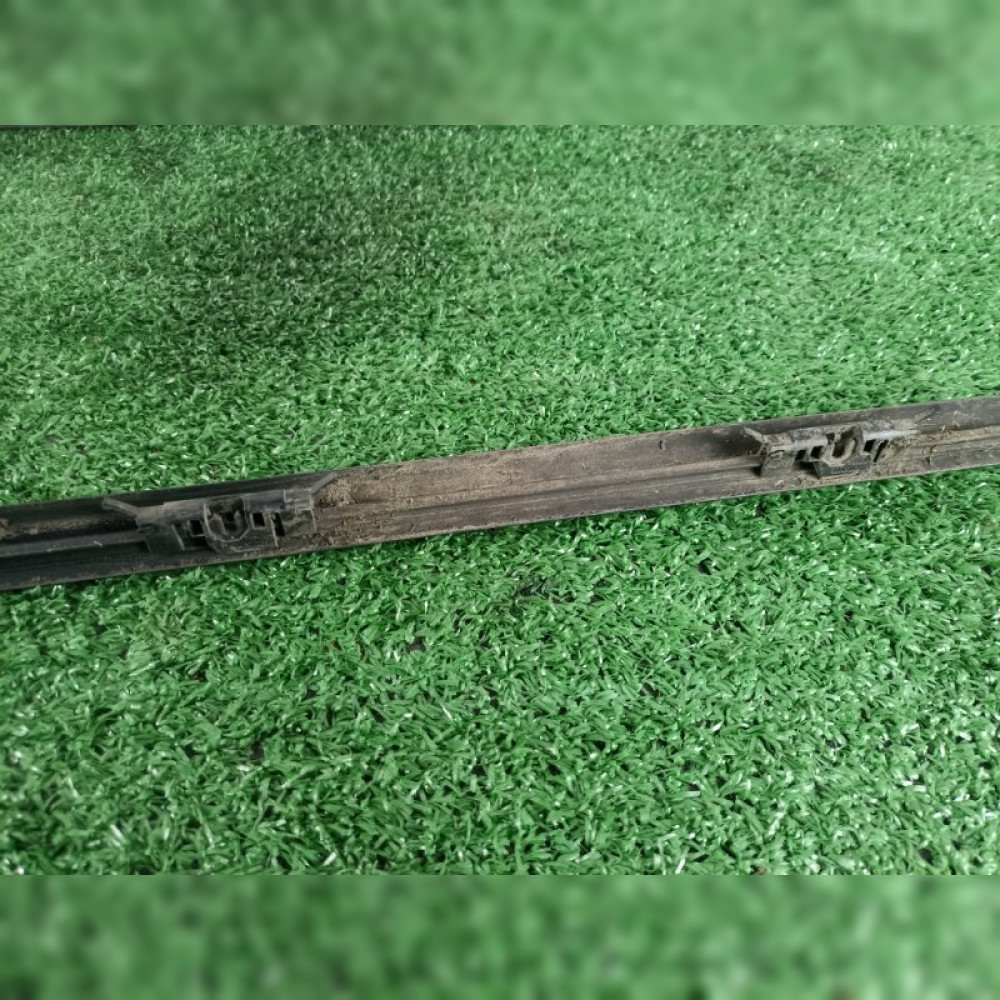 молдинг лобового стекла на Volvo V60 FW48 B4164T, арт. 112941