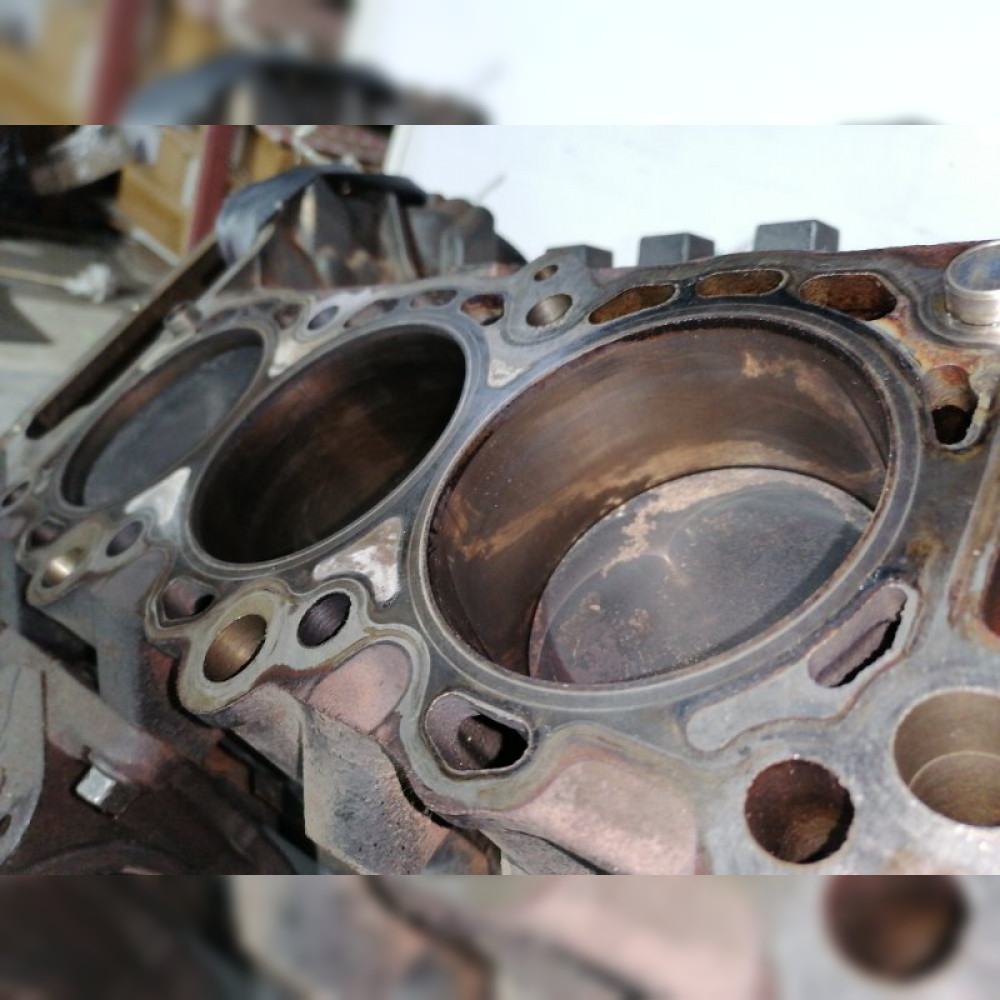 Блок цилиндров на Jeep Cherokee KJ EKG, 3.7LV6, арт. 94031