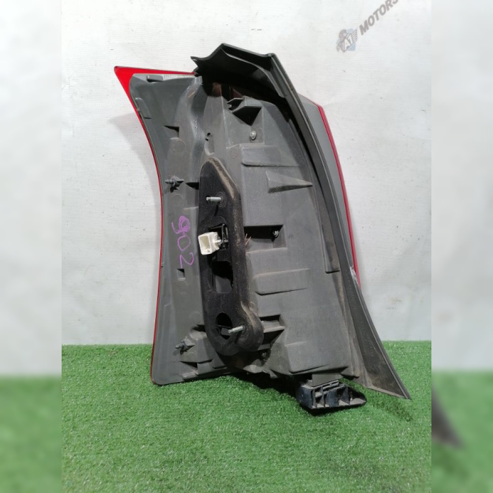 стоп-сигнал на Toyota Wish ZNE10 1ZZ-FE, арт. 120736