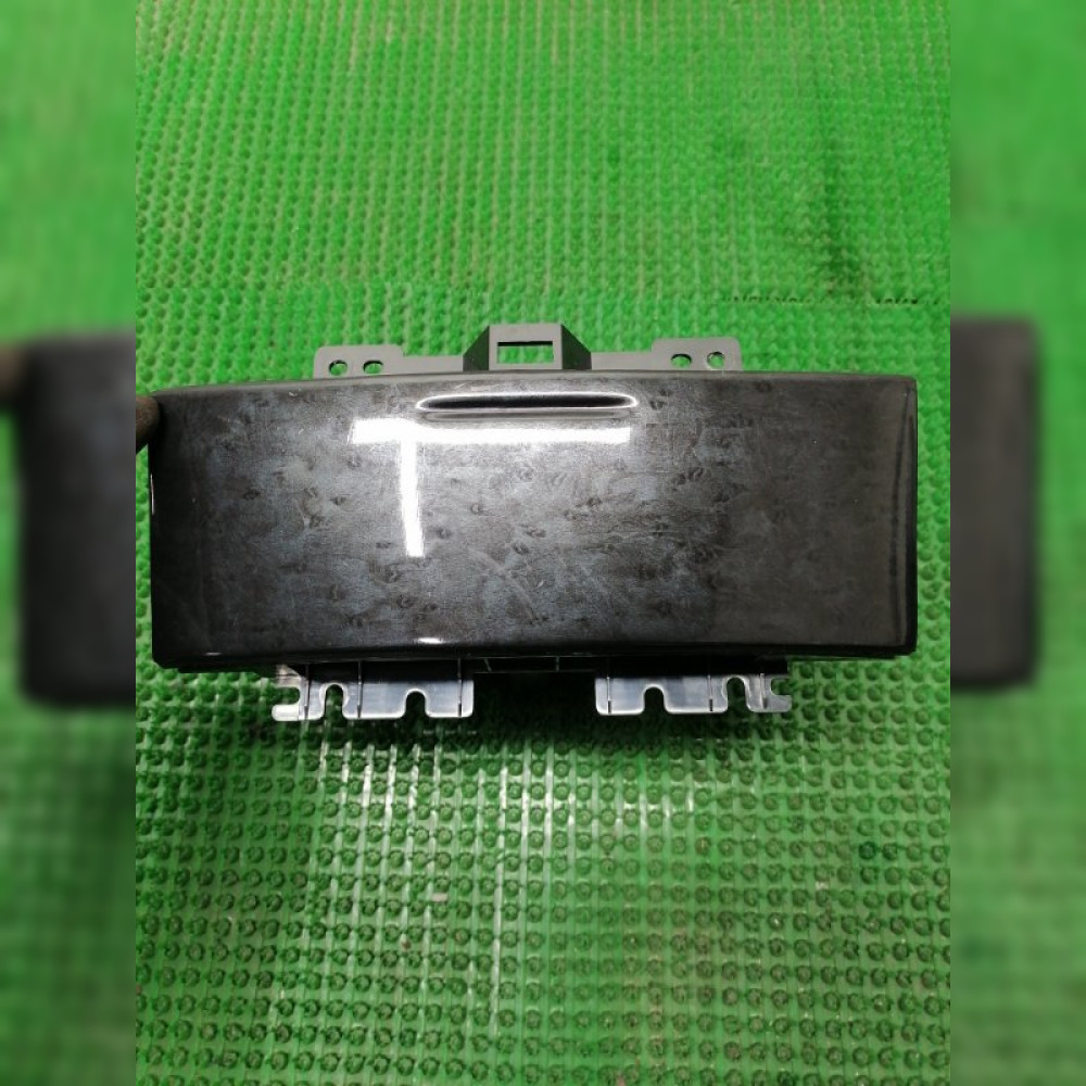 центральная консоль на Nissan Elgrand E51 VQ35DE, арт. 84732