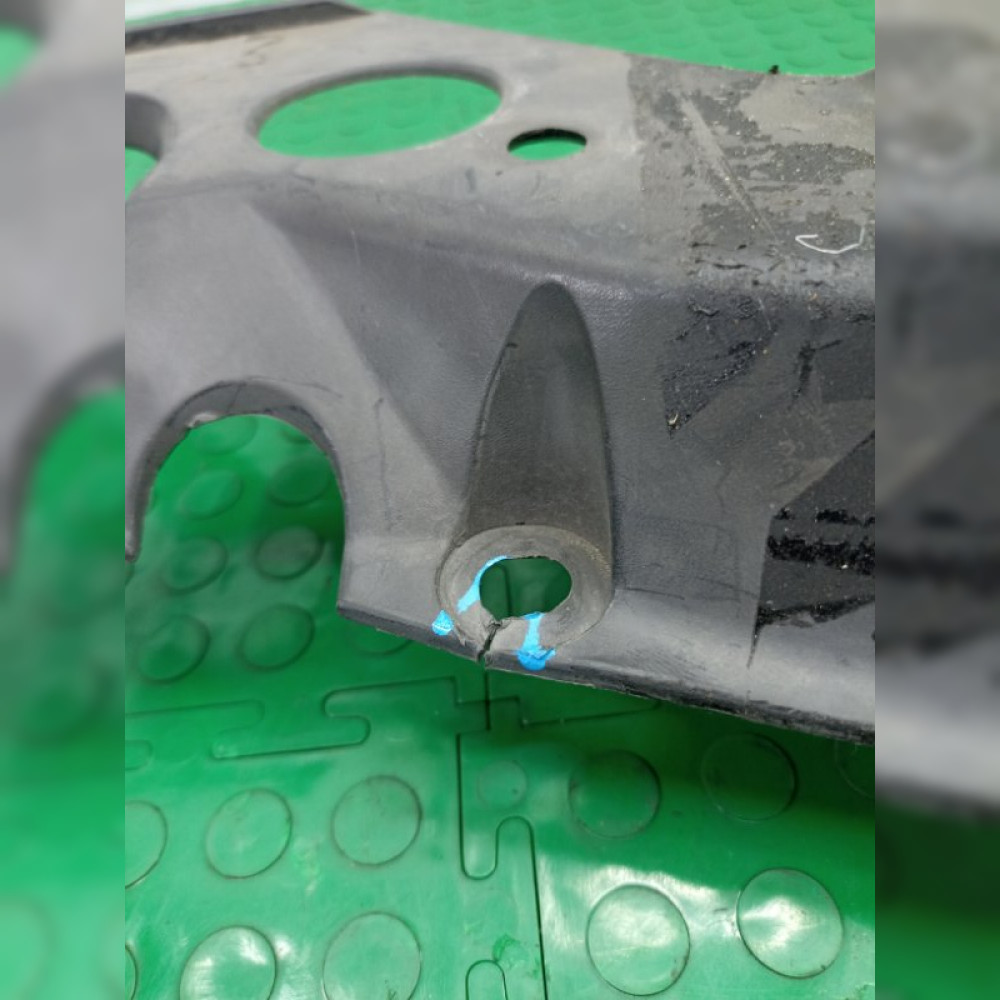 Накладка замка капота на Nissan Tiida C11 HR15, арт. 91339