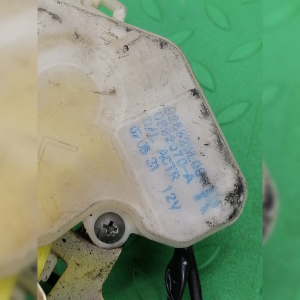 замок двери на Nissan Elgrand ME51, арт. 2771